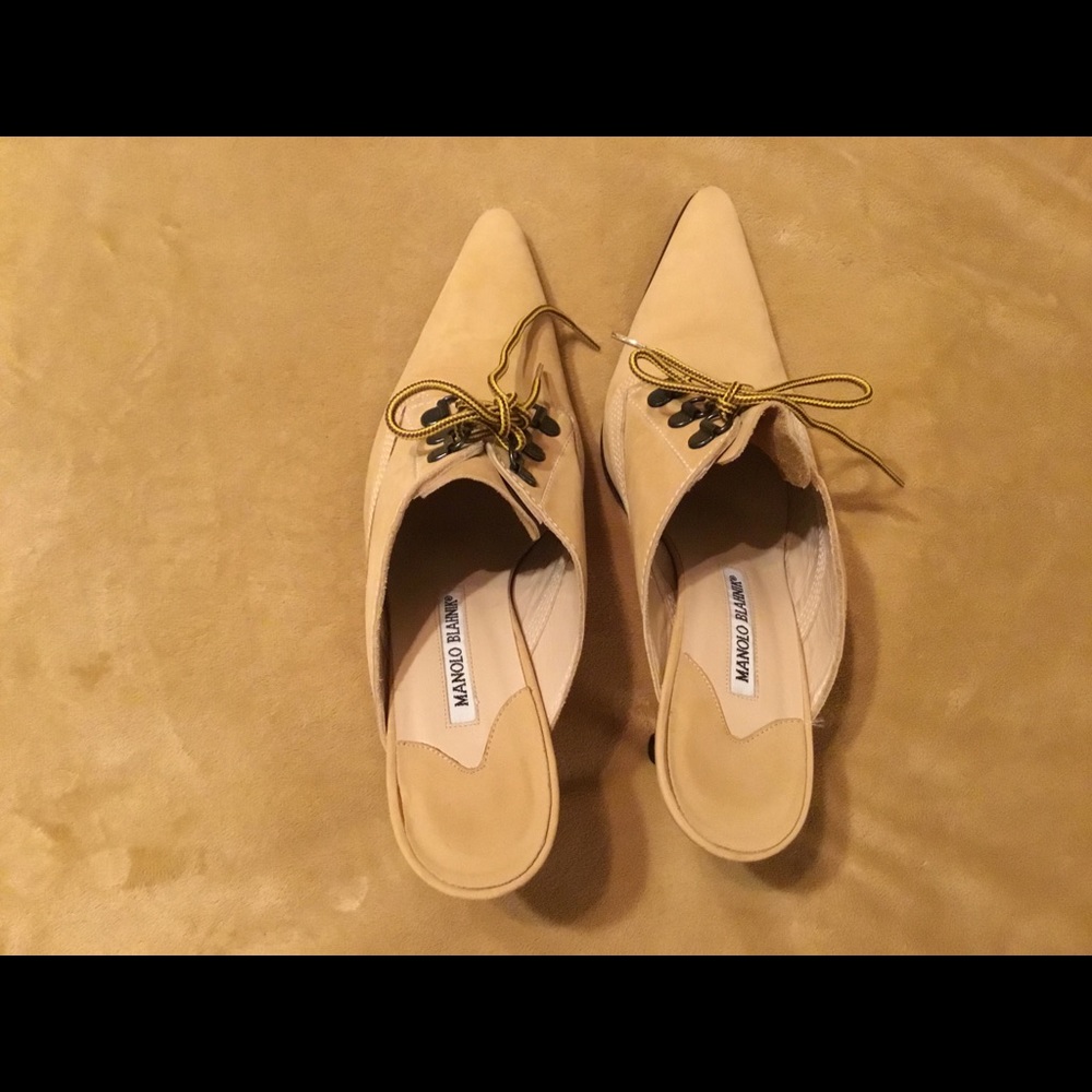 Womens Manolo Blahnik Suede Laceup High Heel Shoes